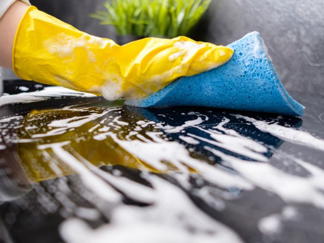 Professional Cleaning Services Mid-Wilshire | Crystal Wave Cleaners Cleaning Services