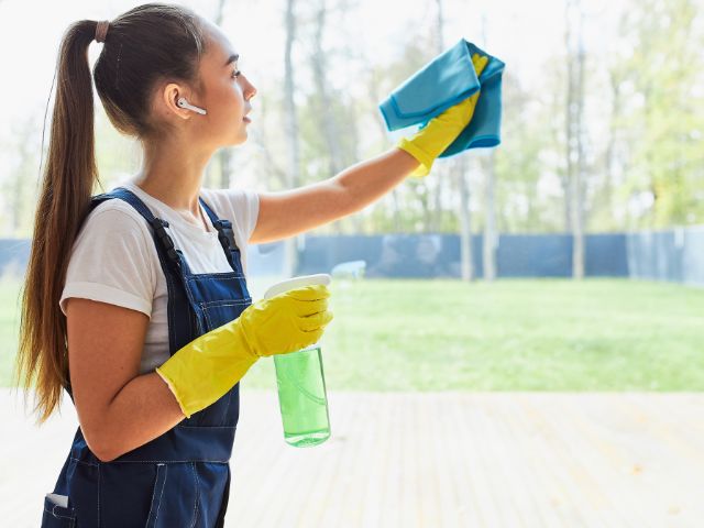 Wilshire Window Cleaning Service: Enhance Your Home's Curb Appeal | Crystal Wave Cleaners
